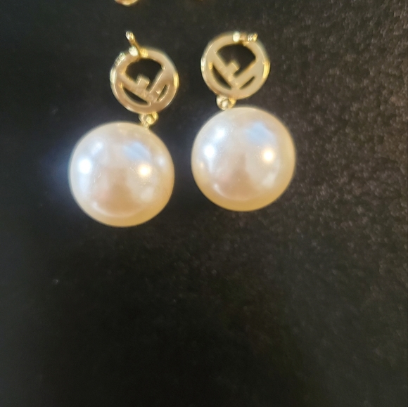 Fendi F is Fendi Crystal Logo Pearl Drop Earrings - Picture 6 of 10